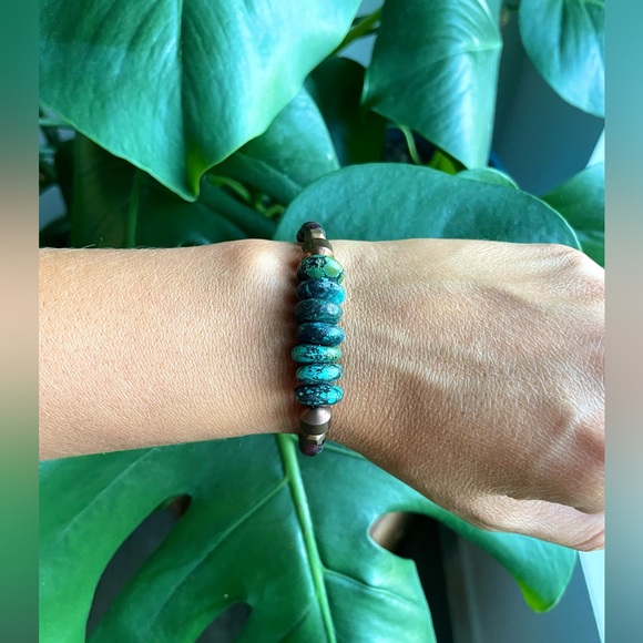 Jewelry - Turquoise - Hematite - Garnet bracelet